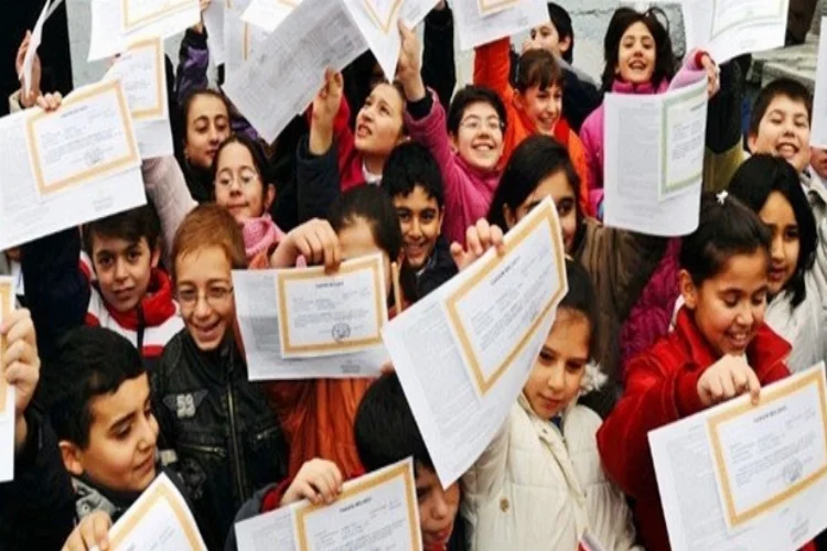 İzmir'de 774 bin 577 öğrenci karne alacak