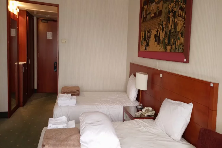 İzmir Hilton Oteli’ni depremzedeler için açtı