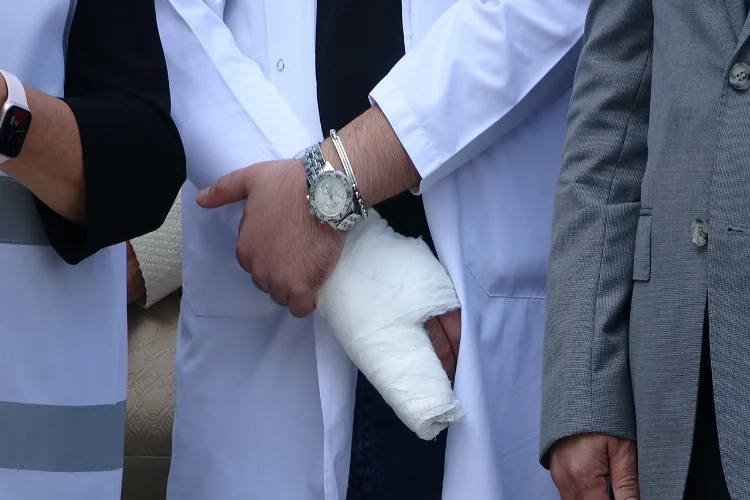 Sağlıkta şiddet bitmiyor: Kocaeli’de doktorun kemikleri kırıldı