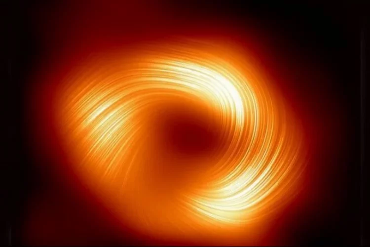 Samanyolu Galaksisi'ndeki kara deliğin fotoğrafı yayınlandı