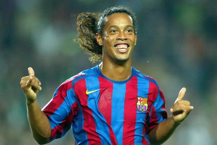 Samba’nın Büyücüsü Ronaldinho kimdir? Ronaldinho aylık ne kadar kazanıyor?