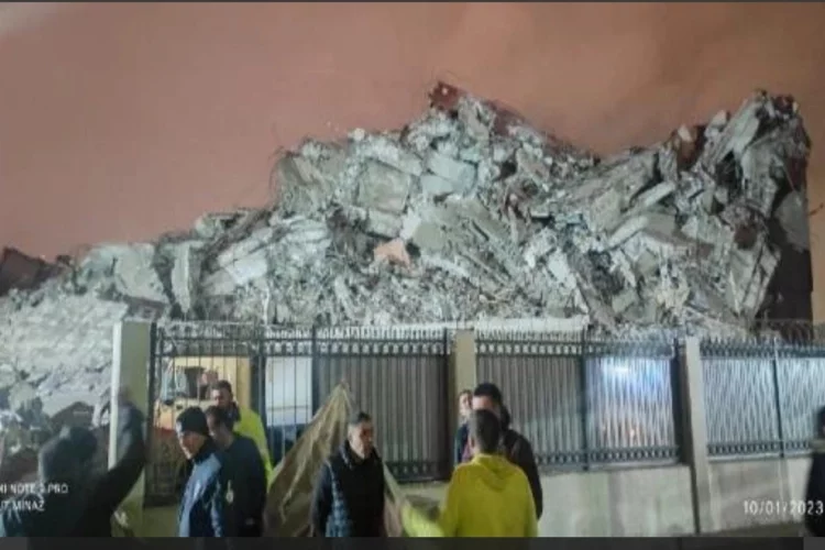 İzmir'de İl Emniyet Müdürlüğü binası çöktü