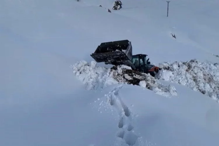 Şırnak’ta karla mücadele devam ediyor