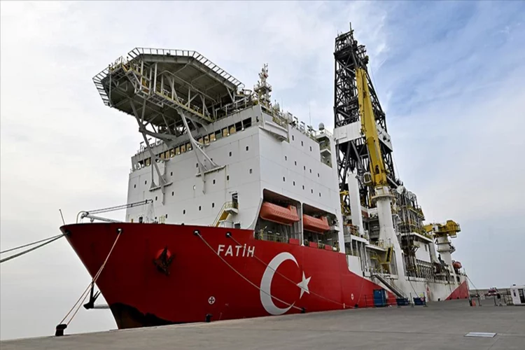 Fatih Sondaj Gemisi Karadeniz'de çalışmalara devam ediyor