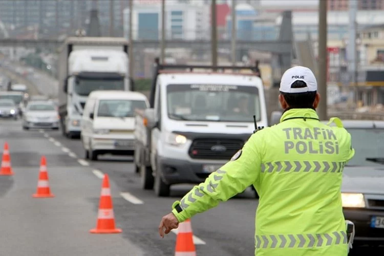 Sürücüler dikkat: Trafik cezalarının indirimli ödeme süresi uzatıldı