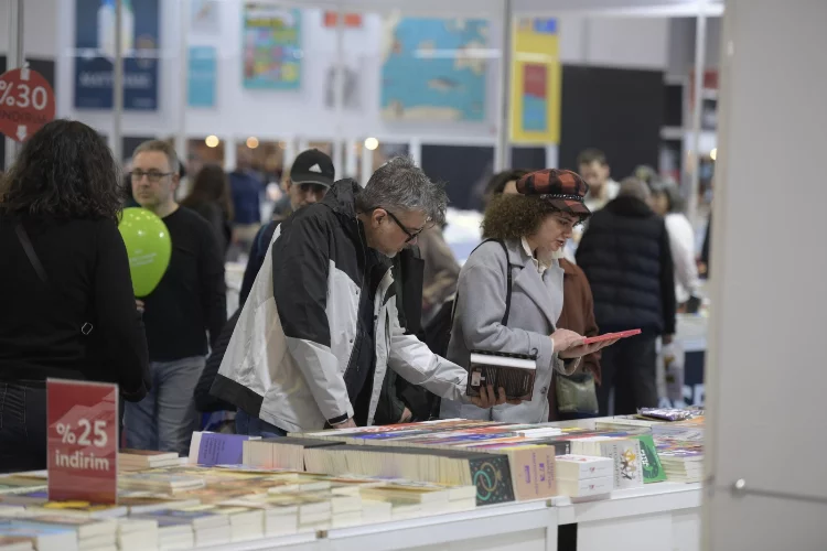 İzmir Kitap Fuarı 25'inci kez açıldı