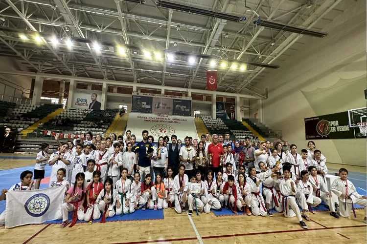 Taekwondocular zafer kupası için mücadele etti  