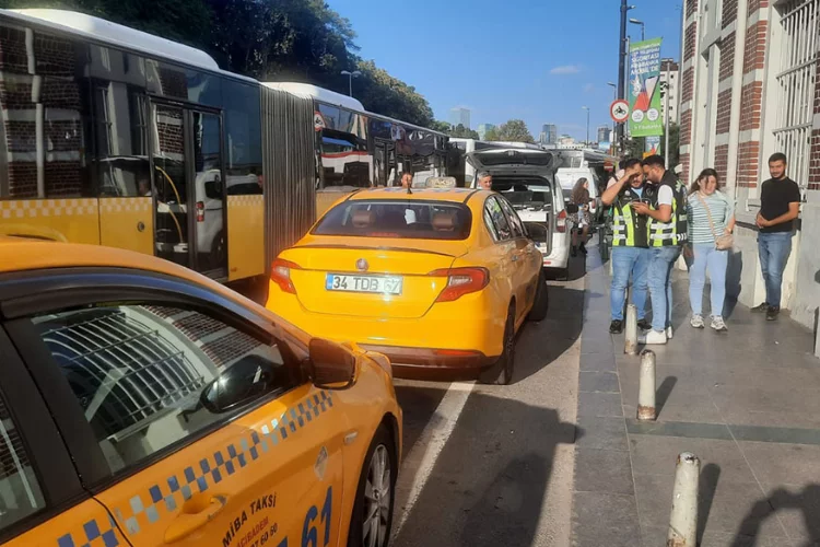 İstanbul'da taksiciler yolcu seçti... Araçlarına el kondu
