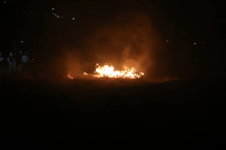 Afyonkarahisar'da korkutan tarla yangını  