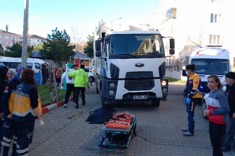 Tekirdağ'da feci kaza: Çöp kamyonunun altında kaldı