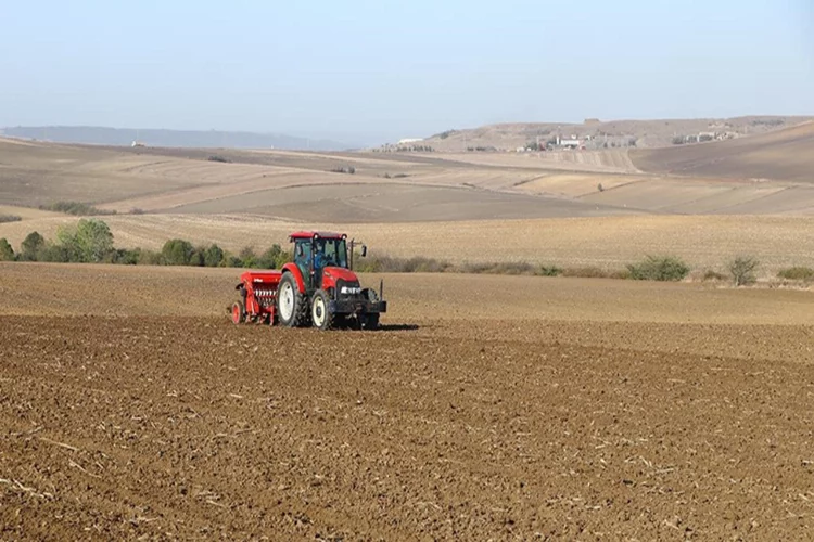 Tekirdağ'da çiftçilerin buğday ekim mesaisi başladı