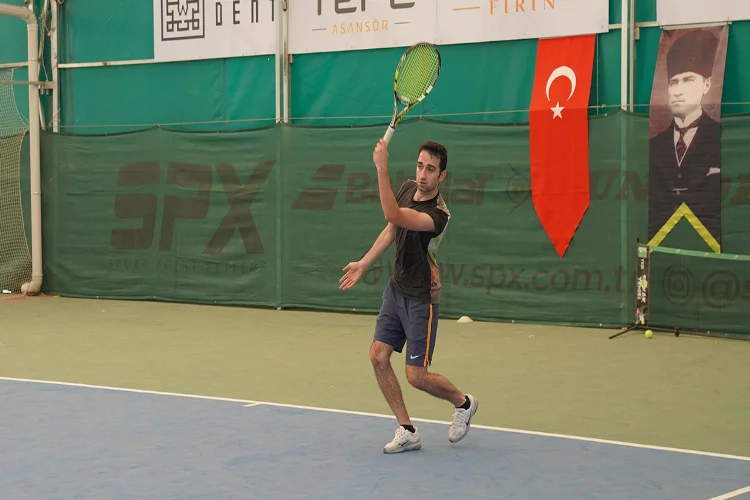 Eskişehir’de tenis turnuvasında yarı final heyecanı