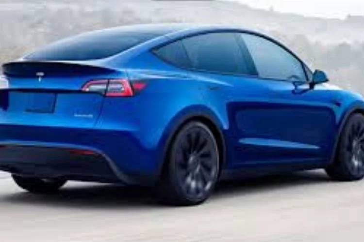Tesla araba  fiyatlarını düşürdü!