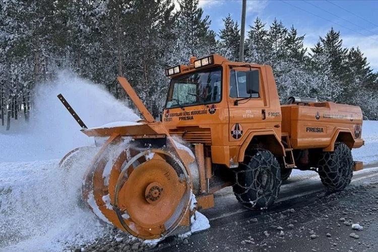 Ardahan'da karla mücadele