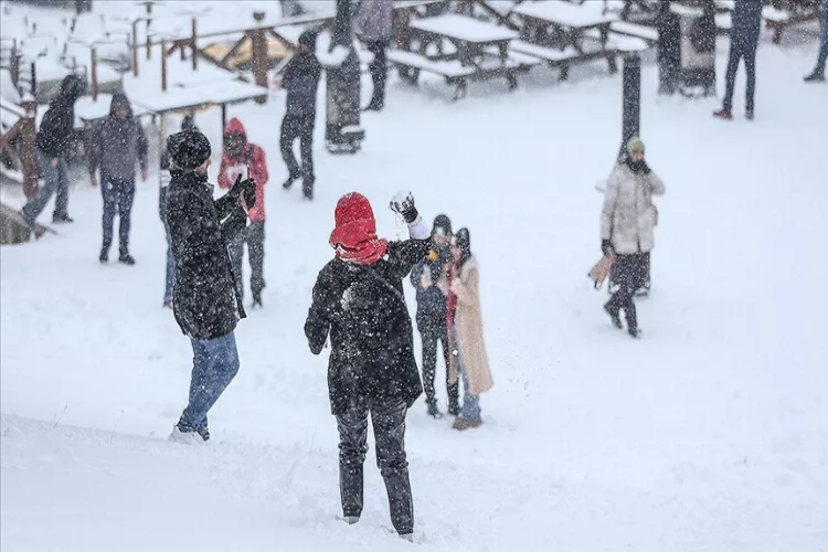 Hasretle beklenen kar yağışı Uludağ işletmecilerini memnun etti