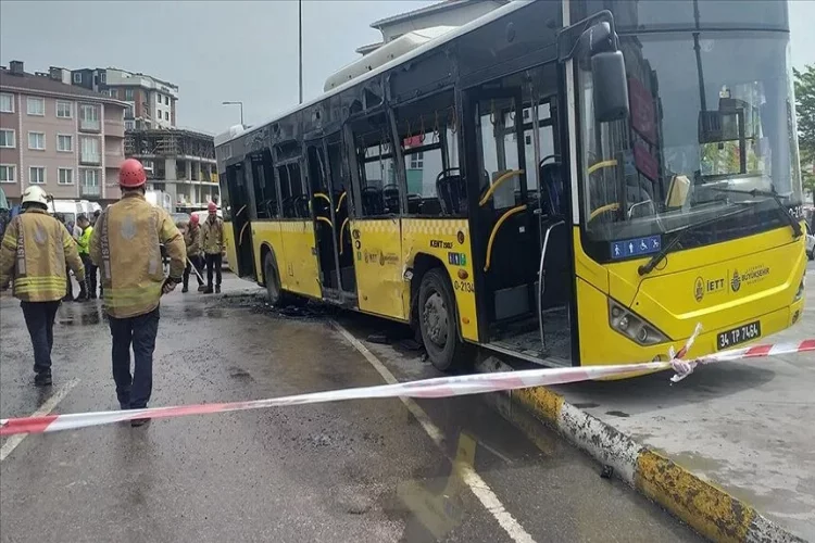 Tır ile İETT otobüsü çarpıştı 5 kişi yaralandı