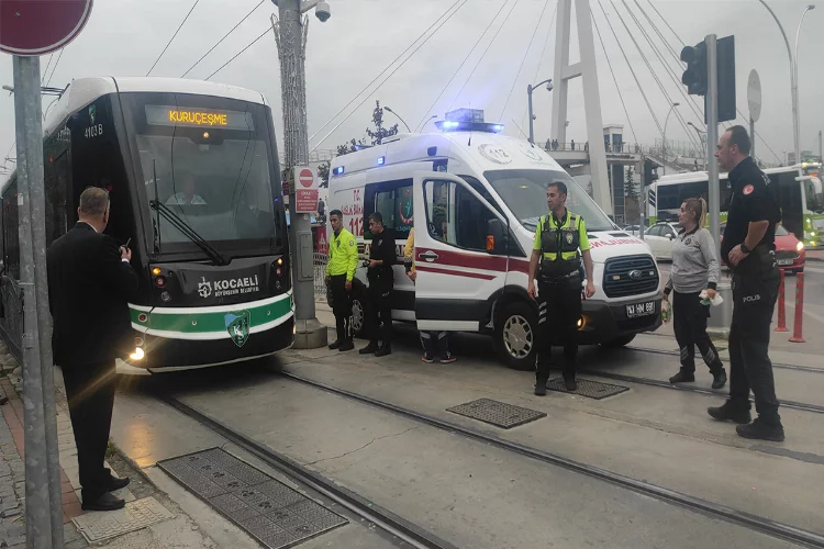 Kocaeli’de bir yayaya tramvay çarptı