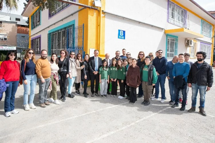 Tunç Soyer, İzmir'in sünger okulunu ziyaret etti