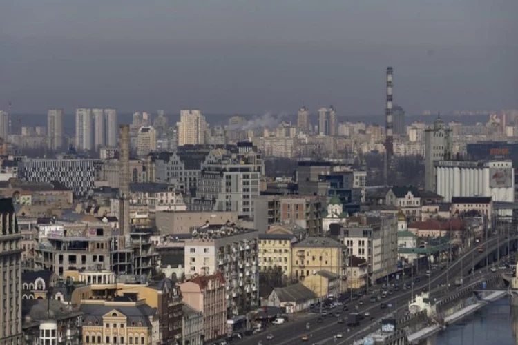 Ukrayna'da radyoaktif dumanlar yükseldi