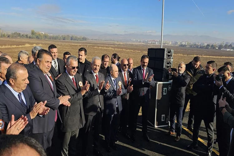 Ulaştırma ve Altyapı Bakanı Abdulkadir Uraloğlu Delice-Çorum YHT projesi hakkında konuştu