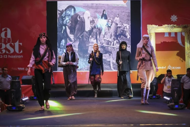 Uşak ModaFest'te "Anadolu Kadını" defilesi yapıldı