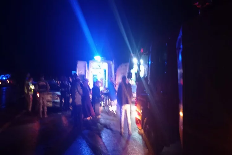 Van'da trafik kazası: 10 kişi yaralı