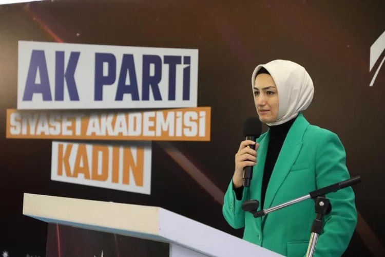 AK Parti İzmir’de bir istifa daha: Vekillik için yola çıktı