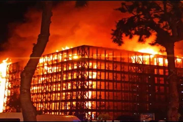 İzmir Narlıdere Folkart'ta yangın