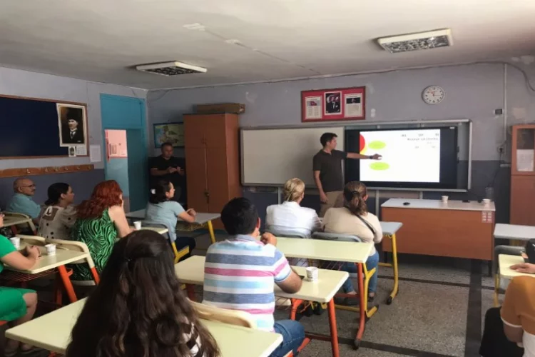 İzmir'de “Aile Okulu Projesi” eğitimleri devam ediyor