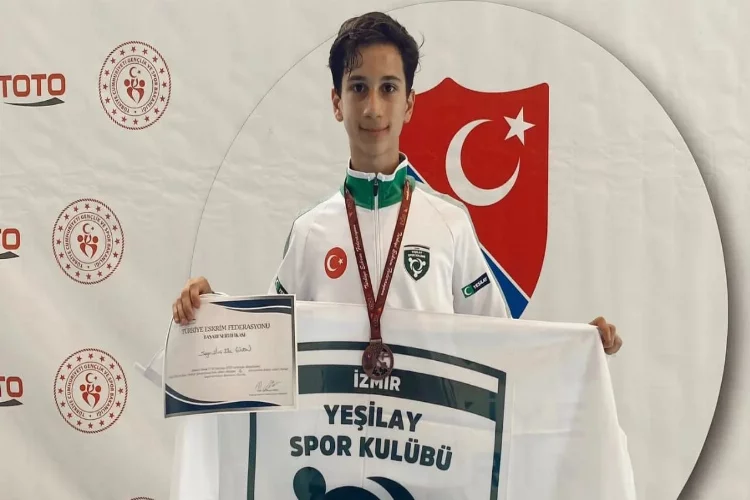 İzmir Yeşilay Spor Kulübü ödüllere doymuyor
