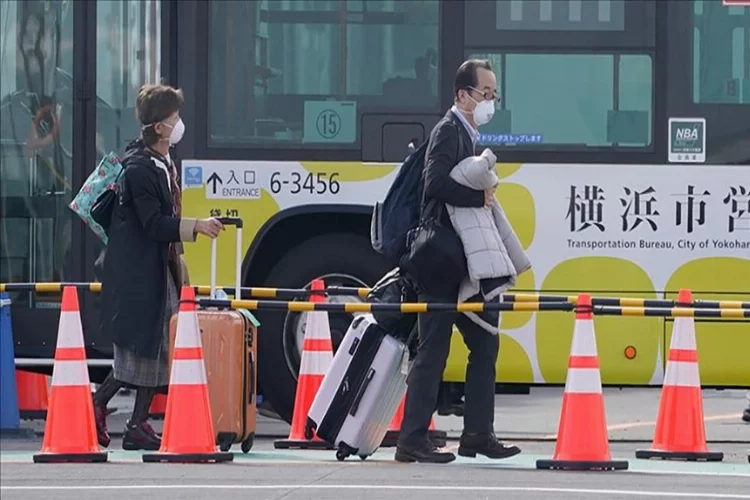 Japonya, Çin'den gelen yolcular için Kovid-19 önlemlerini geri getiriyor