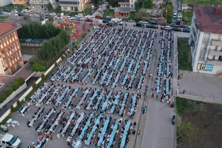 Yalova’da 4 bin kişilik iftar sofrası kuruldu