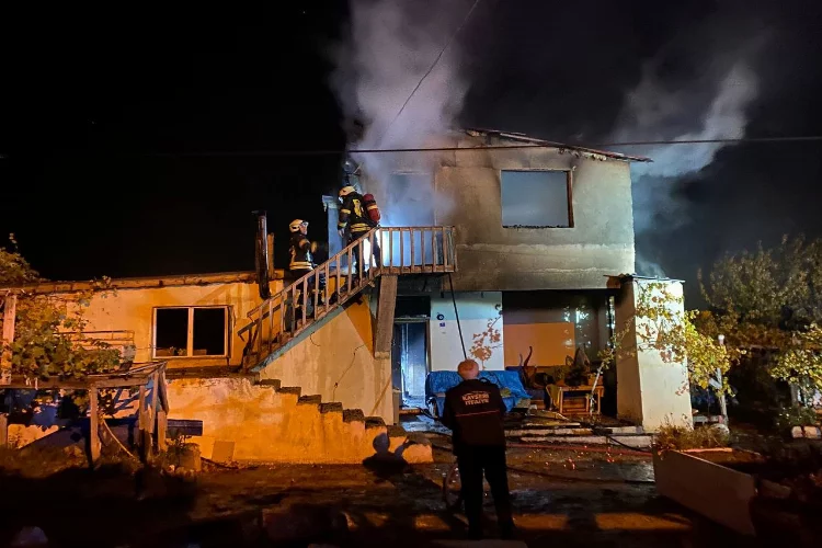 Kayseri’de bir ev alev alev yandı