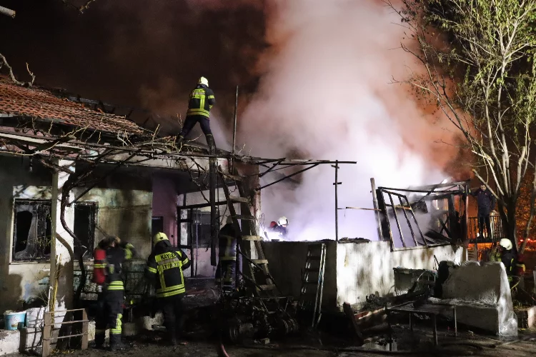 Kayseri'de mangal ateşi evi küle çevirdi