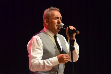 Yavuz Bingöl Kütahya'da konser verdi