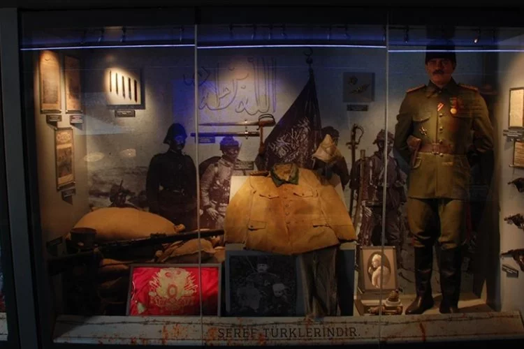 Yola çıkan Çanakkale Savaşları Mobil Müzesi Eskişehir'de ziyarete açıldı