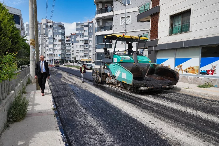 Gaziemir'de asfalt bakım çalışması
