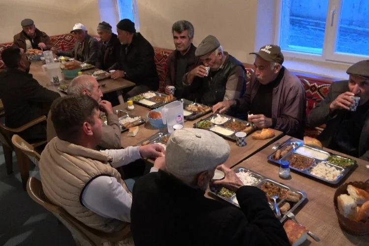Yozgat'ın bu köyünde yıllardır tek iftar sofrası kuruluyor
