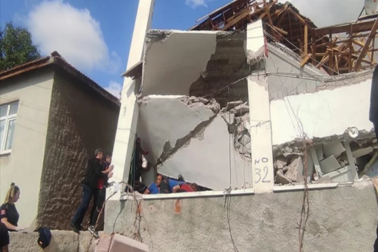 Yozgat'ta doğal gaz patlaması sonucu 2 katlı ev çöktü