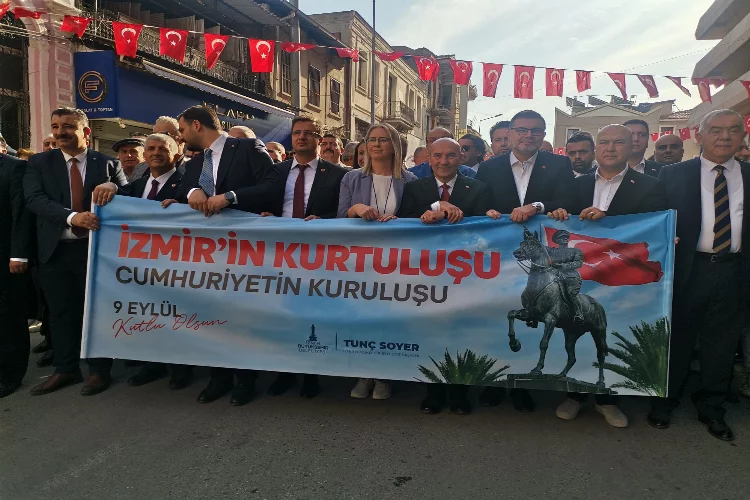 İzmir'de 9 Eylül coşkusu Zafer Yürüyüşü ile başladı