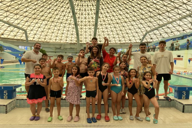 EÜ Spor Kulübü 7’den 70’e herkesi yüzmeye teşvik ediyor