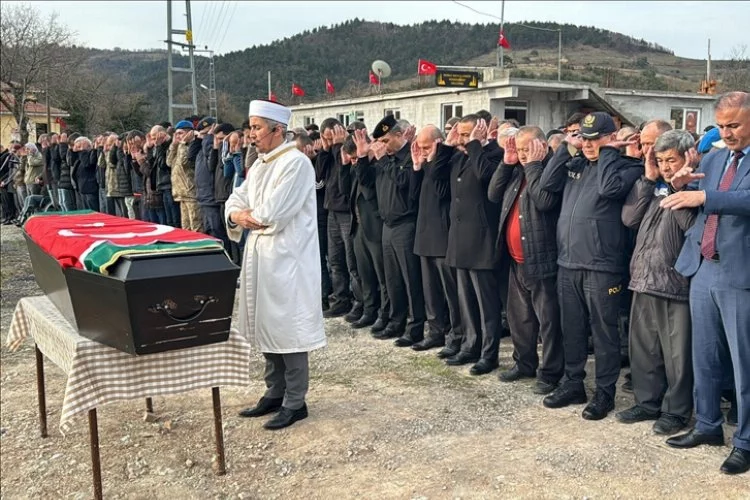 Zonguldak'taki maden göçüğünde hayatını kaybeden işçi toprağa verildi